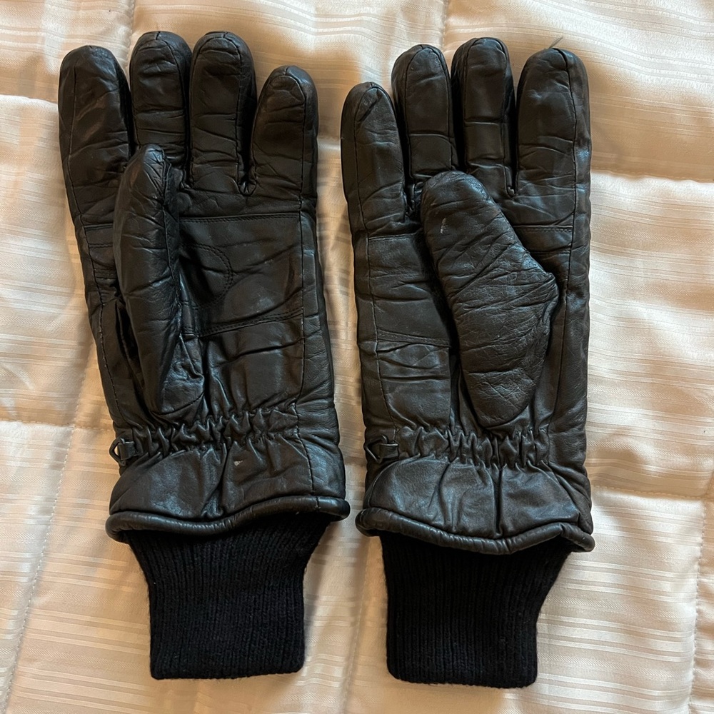 Leather gloves. Extra warm w/ liner & wrist protection to block the cold & snow